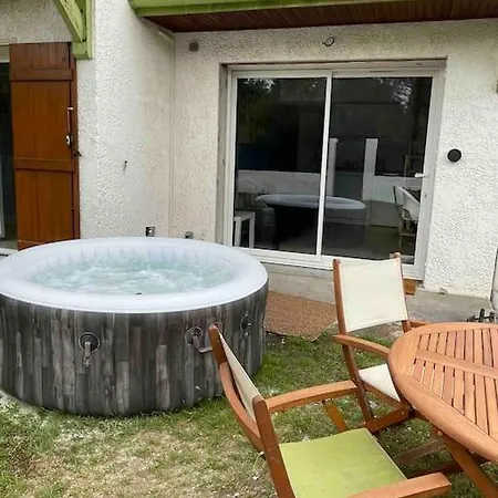 - Jacuzzi/jardin *