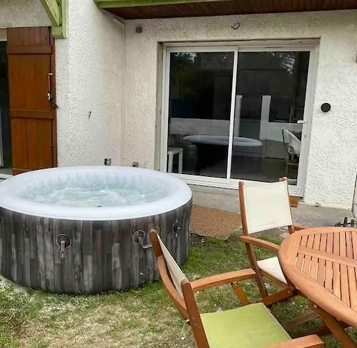- Jacuzzi/jardin *